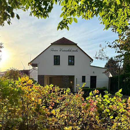 Penzion U zámeckého parku Třeboň Exterior foto