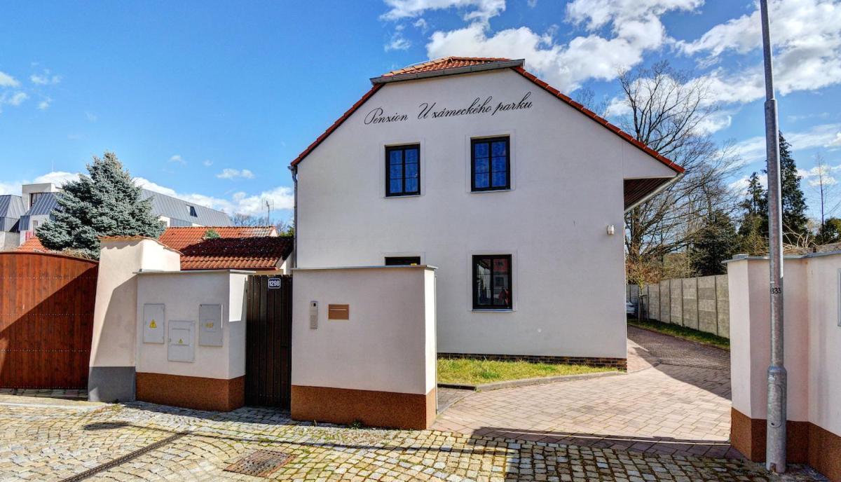 Penzion U zámeckého parku Třeboň Exterior foto