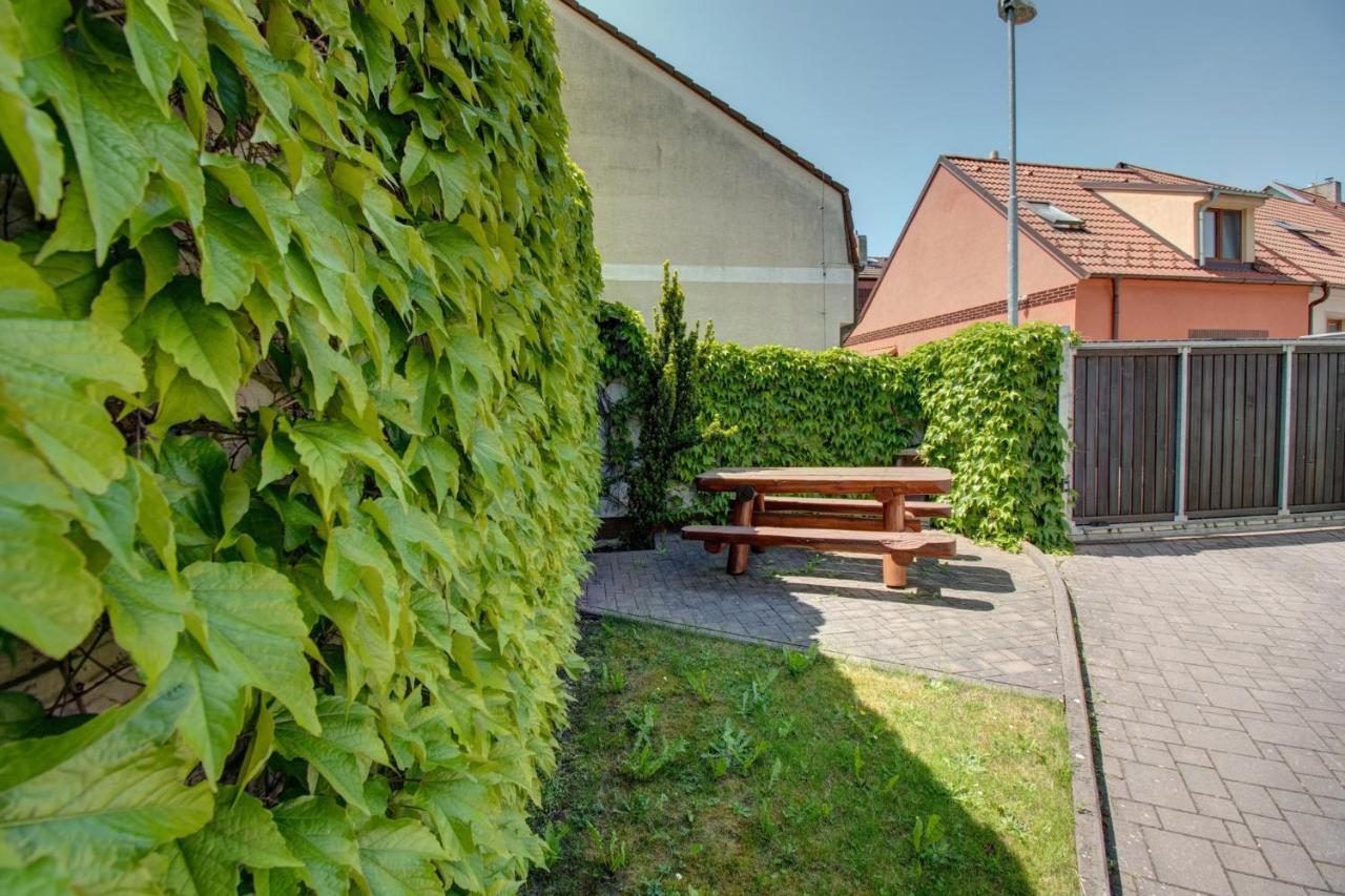 Penzion U zámeckého parku Třeboň Exterior foto