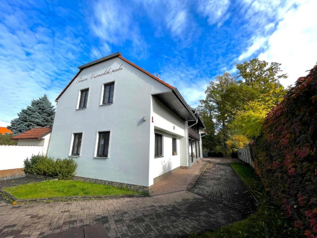 Penzion U zámeckého parku Třeboň Exterior foto